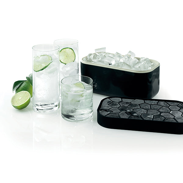 Moule et bac à glaçons Ice Box en silicone souple et plastique noir 132 glaçons Lékué - Mathon - 2
