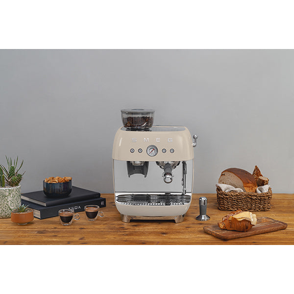 Machine expresso avec broyeur 2,4L 1650W EGF03CREU  Smeg - Mathon - 4